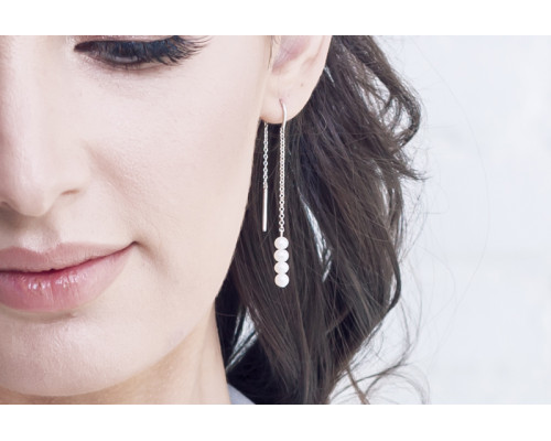 Naušnice s nitom sa biserom: slatkovodno, bijela, 4.0-4.5 мм — rodinirano srebro 925