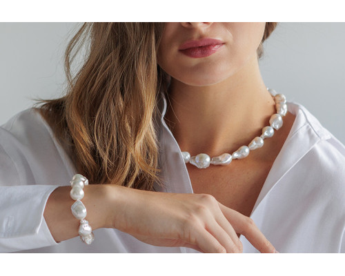 Necklace :: L242-15M / 5218 Necklace :: L242-15M / 5218