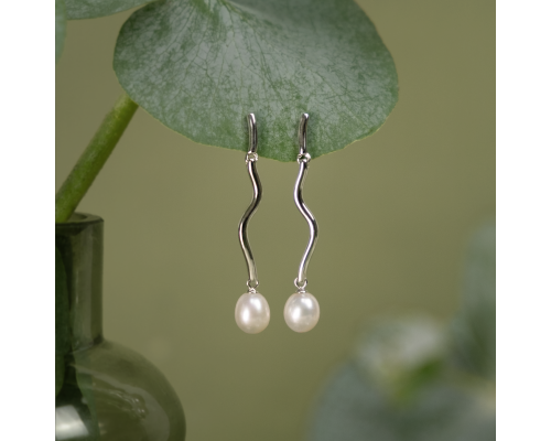 Stud earrings with pearls: freshwater, white, rice, 6.5-7 мм — rhodium plated silver